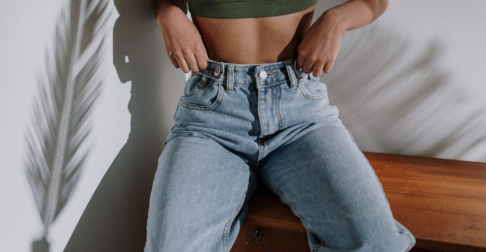 https://democracyclothing.com/cdn/shop/articles/Extra-Compressed-Mom-Jeans-Feature-Image-min-_1_1000x1000.jpg?v=1660941791