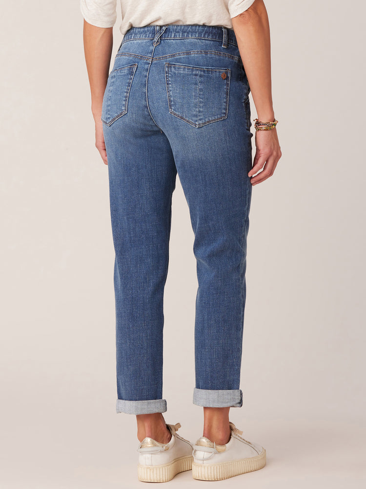 
            
                Load image into Gallery viewer, Blue Artisanal Absolution Mid Rise Roll Cuff V-Yoke Side Entry Pocket Girlfriend Jeans
            
        