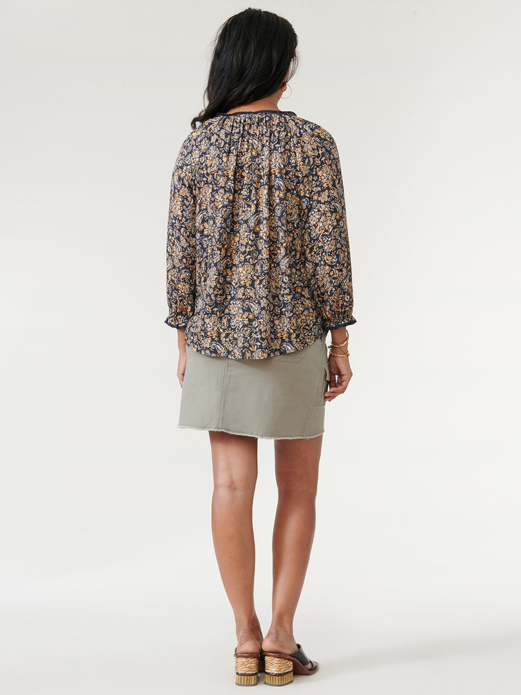 
            
                Load image into Gallery viewer, Golden Brown Three Quarter Smocked Sleeve Round Neck Floral Print Woven Top
            
        