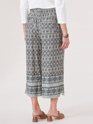 
            
                Load image into Gallery viewer, Jade Garden Multi Skyrise Pull On Printed Fray Hem Cropped Pants
            
        