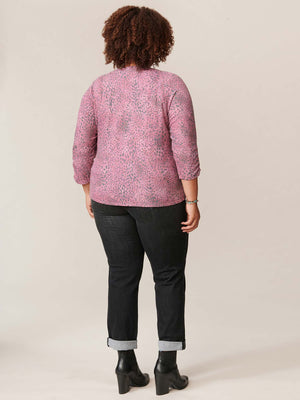 Berry Animal Plus Size Three Quarter Sleeve V Neck Pick Up Hem Printed Knit Top